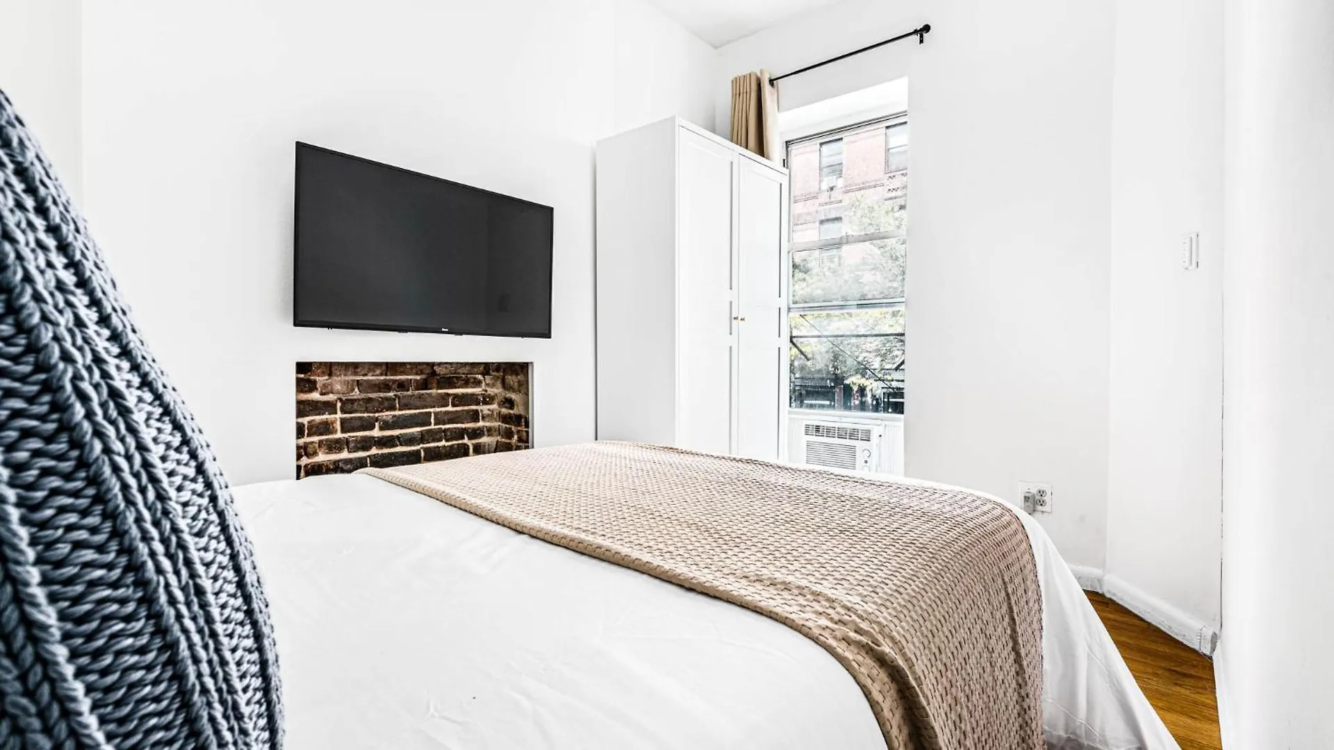 Apartment Stylish & Comfy 4Bdr & 1Bth In Midtown Manhattan New York