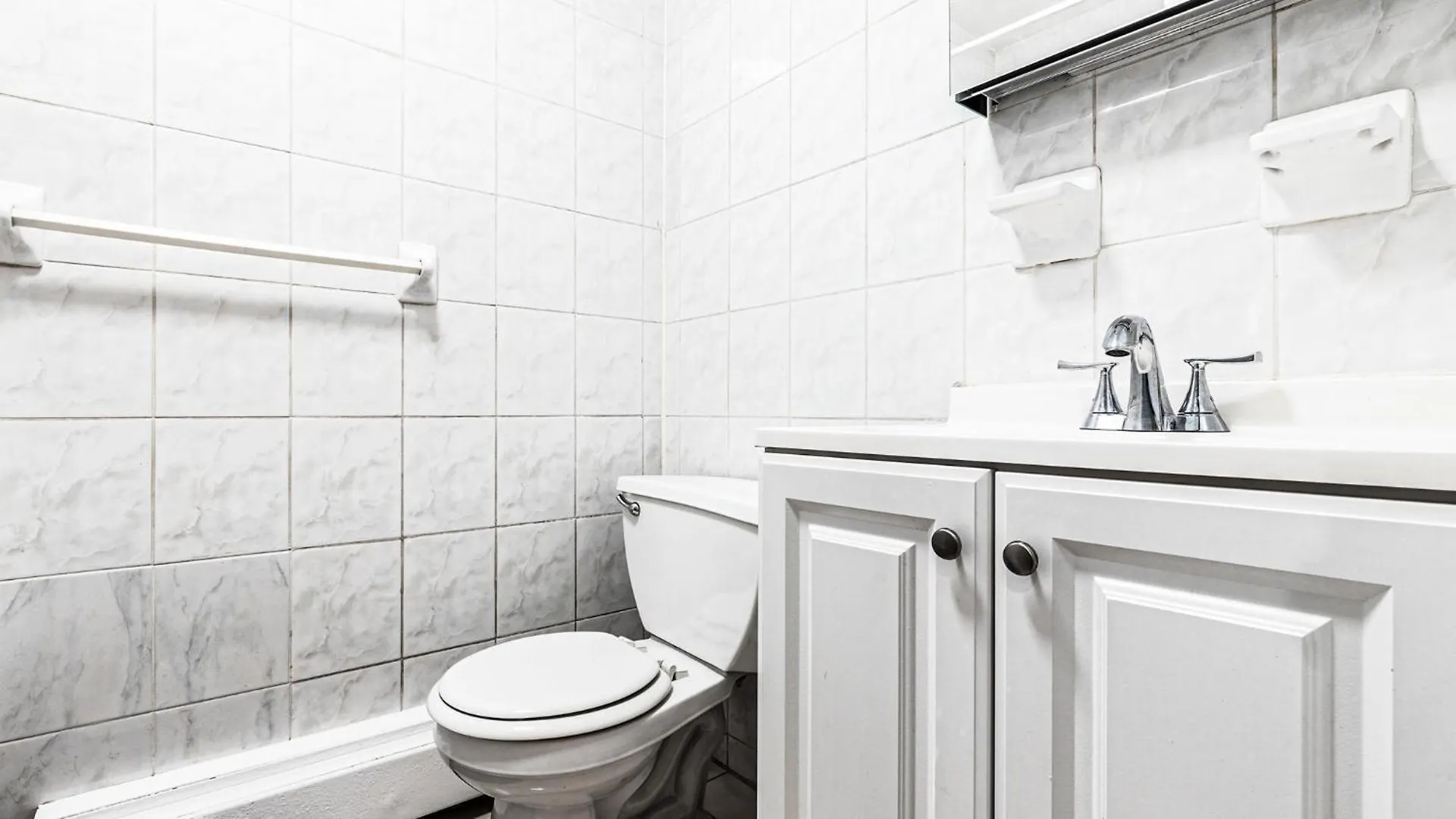 Stylish & Comfy 4Bdr & 1Bth In Midtown Manhattan New York
