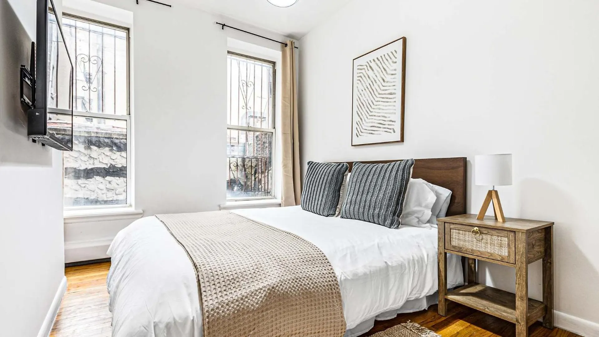 Stylish & Comfy 4Bdr & 1Bth In Midtown Manhattan New York Apartment